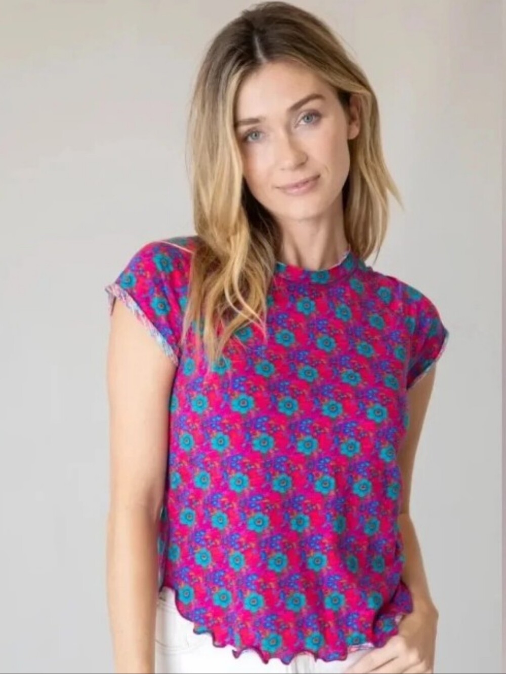 NATURAL LIFE Sz S Pink Colorful Floral Short Sleeve Crewneck Top